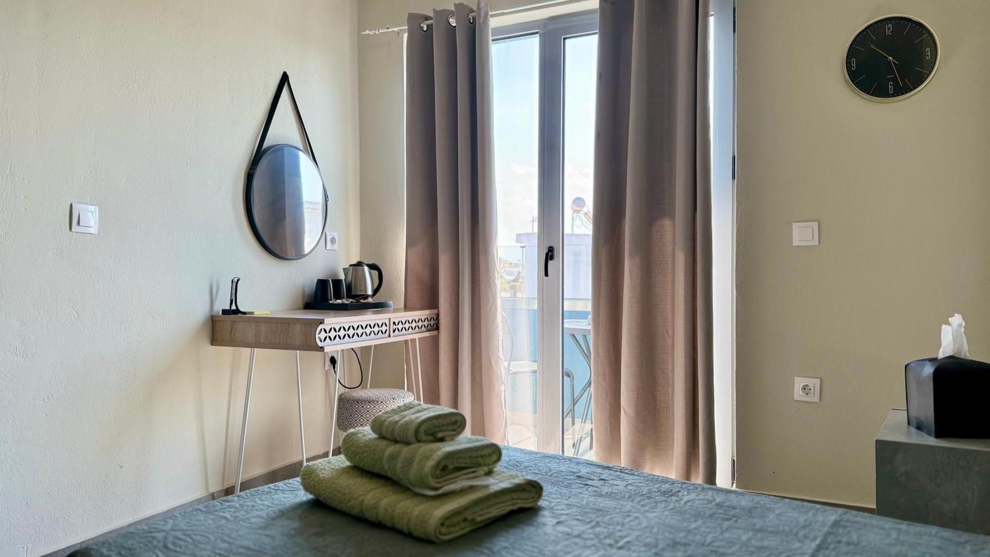 Sea Side Rooms Rhodes City 外观 照片