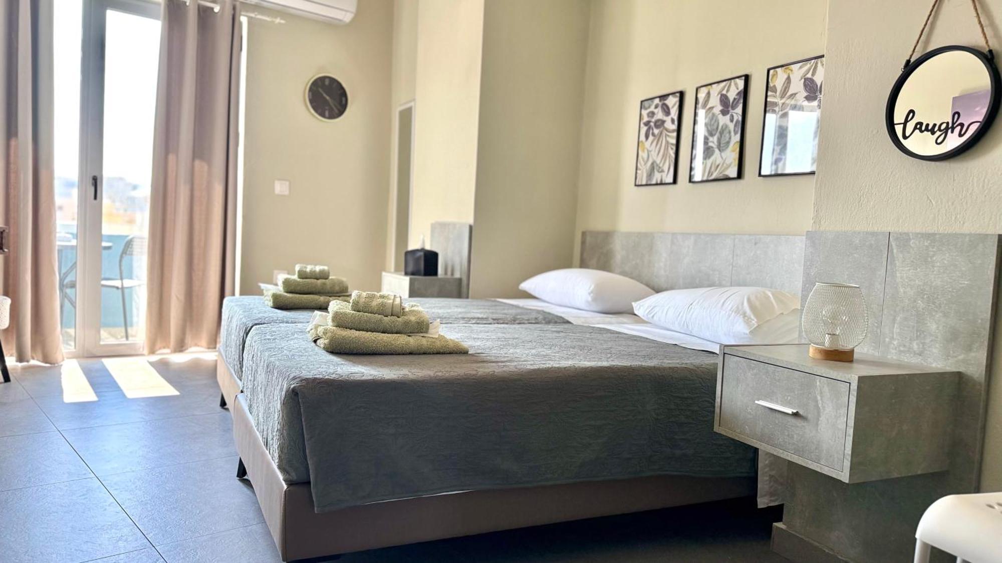 Sea Side Rooms Rhodes City 外观 照片